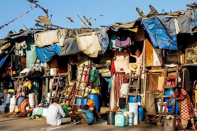 旅游专门寻找贫民窟她却忍不住破防AG真人印度富婆不信中国很发达来(图3)