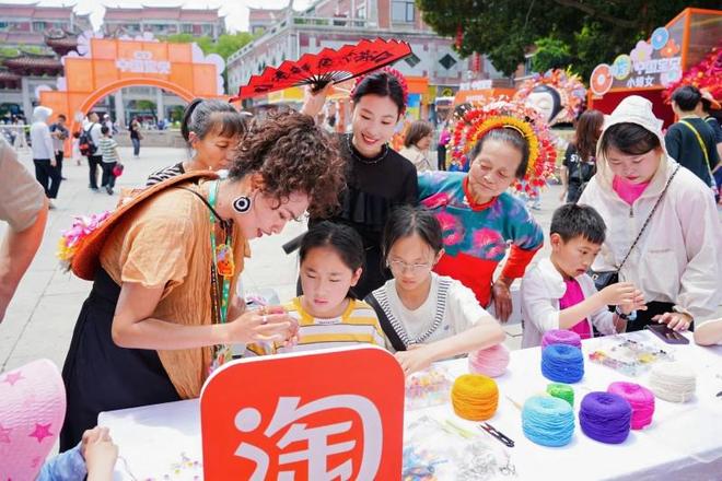 把皮雕非遗老手艺变成耳环发簪新时尚AG真人中国淘宝饰品商家“浮革”