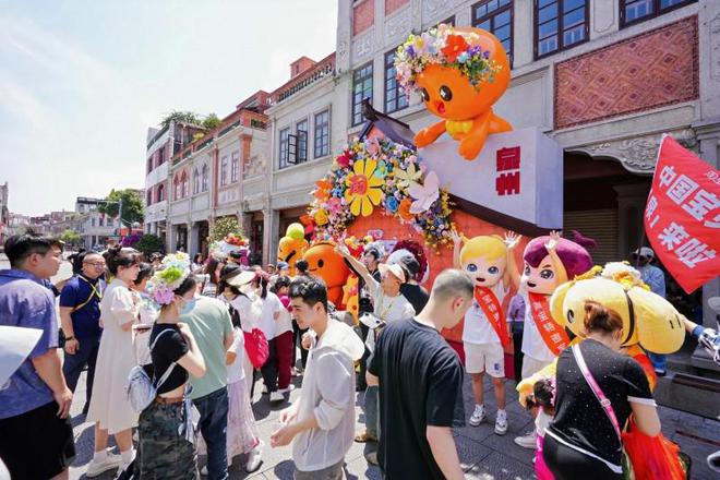 把皮雕非遗老手艺变成耳环发簪新时尚AG真人中国淘宝饰品商家“浮革”(图4)