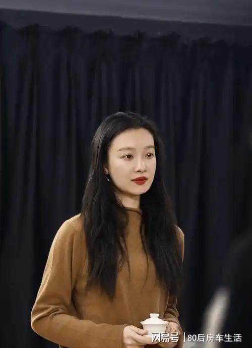 不雅照风波36岁再度凭刘德华翻红。ag真人平台第一游戏冯绍峰前女友因(图13)