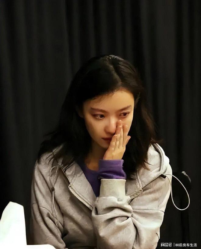 不雅照风波36岁再度凭刘德华翻红。ag真人平台第一游戏冯绍峰前女友因(图16)
