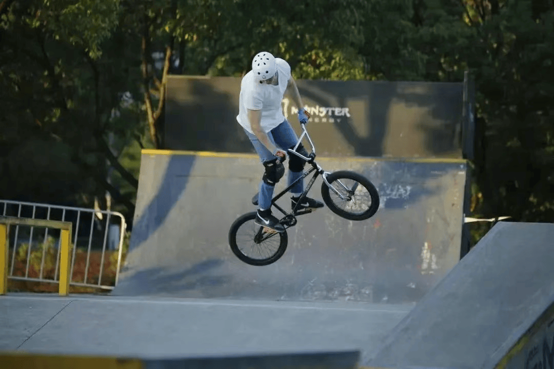 海宸网站-2025楼盘评测_售楼处电话丨楼盘百科详情AG真人中国杨浦新江湾 (建发·海宸售楼处) 建发·(图4)