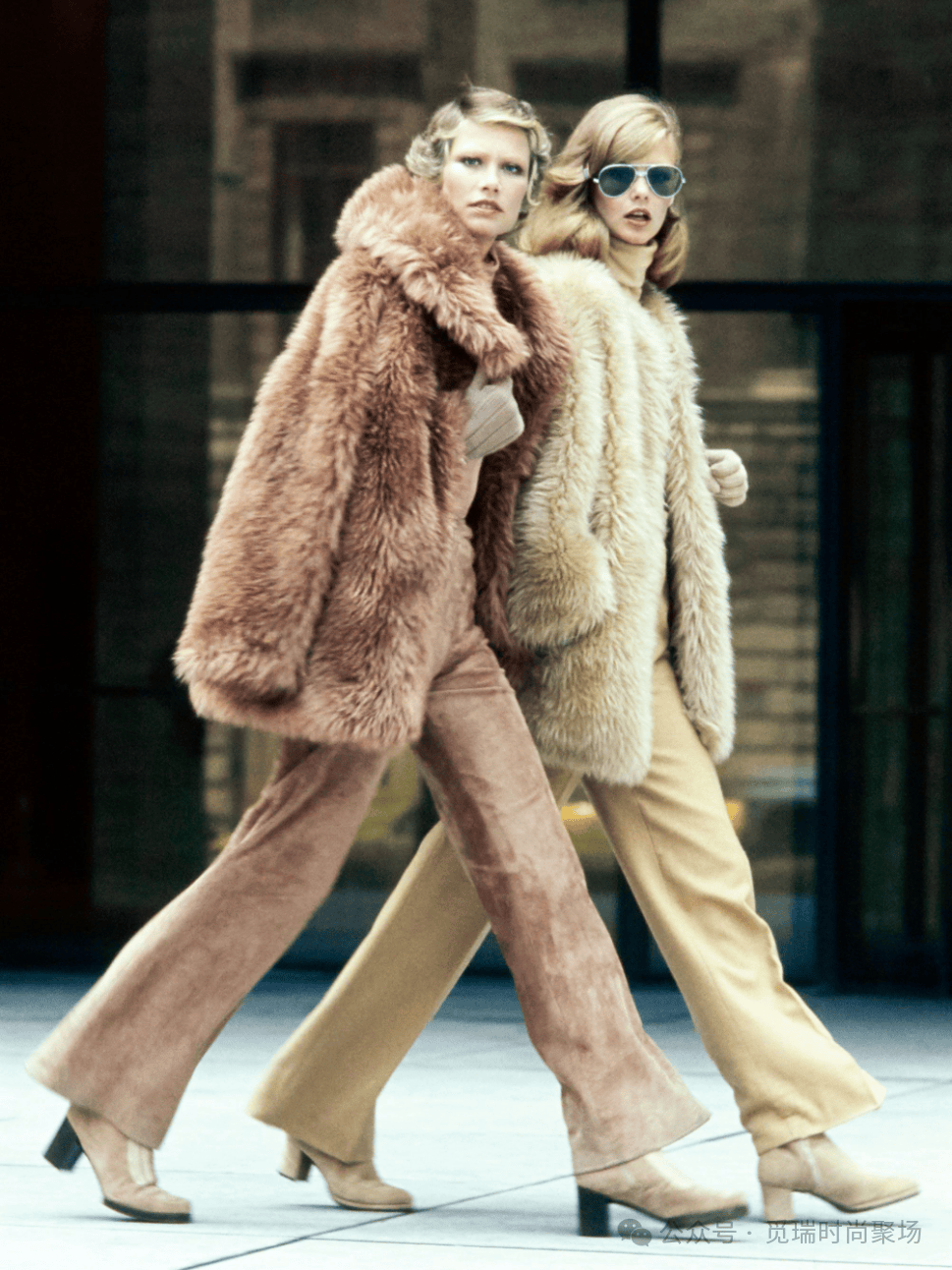 型!2026穿搭新密码这样穿告别“老气”！AG真人国际网站刷爆 Ins的天后羊绒造(图4)