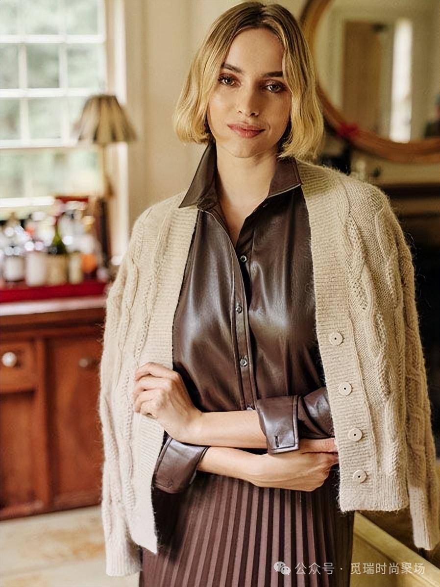 型!2026穿搭新密码这样穿告别“老气”！AG真人国际网站刷爆 Ins的天后羊绒造(图15)